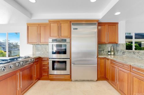 2041 Jamestown Way, Oxnard, CA 93035-3747