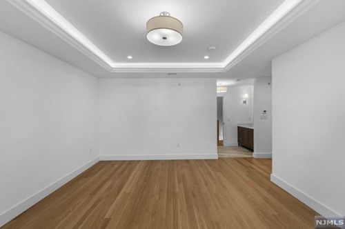 380 Lincoln Ave, Cliffside Park NJ 07010-1822 exterior