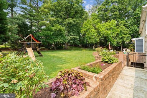 8819 Victory Ln, Rockville MD 20854-3643 exterior