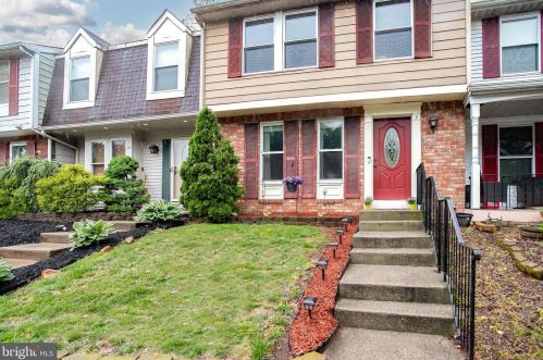 9 Robert Pearson Ct, Trenton, NJ 08610-2723