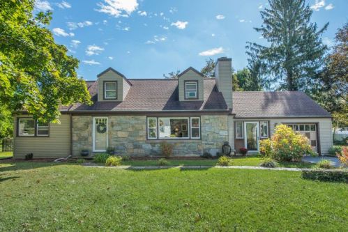 53 East Ave, Hackettstown, NJ 07840-2603