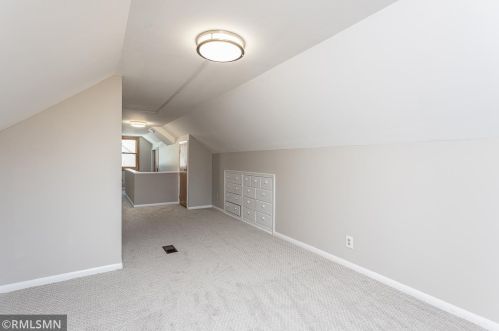 678 Iowa Ave, Saint Paul MN 55106-1015 exterior