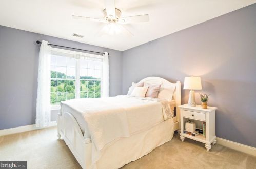 17675 Tobermory Pl, Leesburg VA 20175-7053 exterior