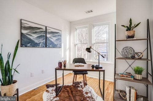 1727 16th St, Washington DC  20020-5661 exterior