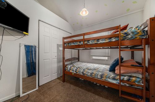 542 Chicago Ave, Kalamazoo, MI 49048-2022