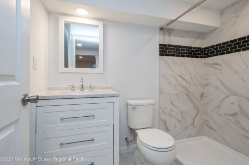 52 Bond St, East Freehold NJ 07728-2436 exterior