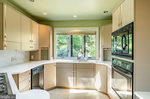 1279 Hanover St, Pottstown PA 19465-7633 exterior