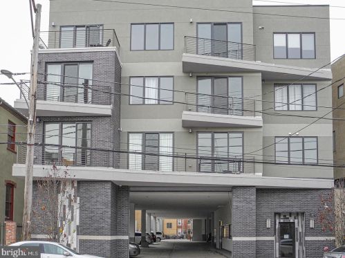 820 3rd St, Philadelphia PA  19147-3313 exterior