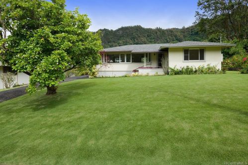 3752 Old Pali Rd, Honolulu, HI 96817-1067