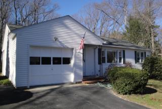 11 Bradford St, North Andover MA  01845-1103 exterior