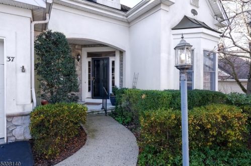 37 Otter Creek Rd, Montgomery, NJ 08558-2369