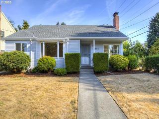 3681 Lambert St, Portland OR  97266-6286 exterior