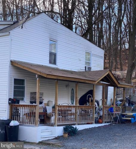 605 8th St, Primrose, PA 17901-1501