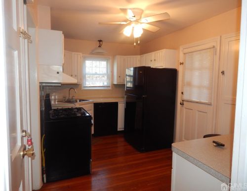 846 Hoes Ln, Piscataway NJ  08854-5649 exterior