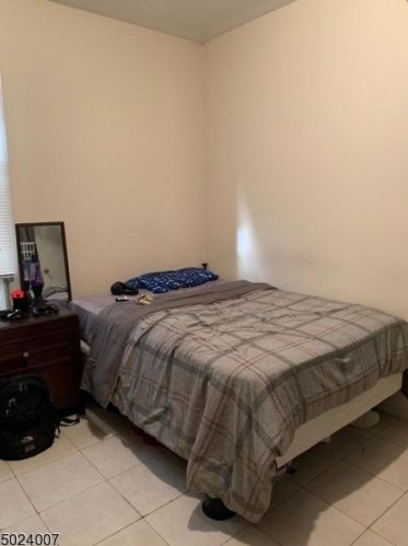 27 Kling St, Town Center NJ 07052-5510 exterior