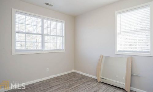 1968 Jones St, Atlanta GA 30344-4108 exterior