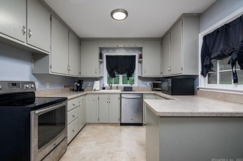 155 Crestwood Rd, Torrington CT 06790-4033 exterior