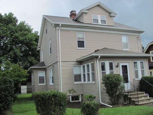 17 Halmstad St, Worcester, MA 01607-1519