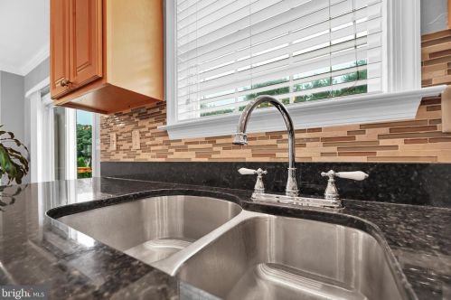 1 Hickory Ln, Littlestown PA 17340-9173 exterior