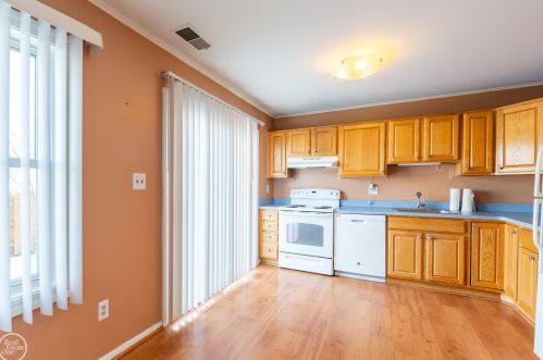 1236 Marseille Ct, Rochester MI 48307-3035 exterior