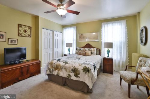 2237 Bainbridge St, Philadelphia PA 19147-2313 exterior