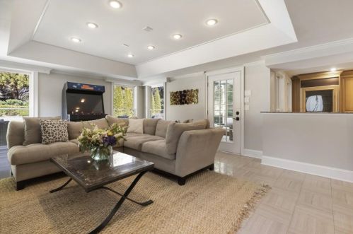 5625 Cross Gate Dr, Atlanta GA 30327-4815 exterior