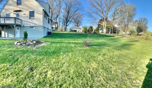 49 Woodland Ave, Whippany NJ  07981-1121 exterior