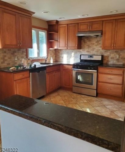 19 Mary Ave, West Paterson NJ  07424-2816 exterior