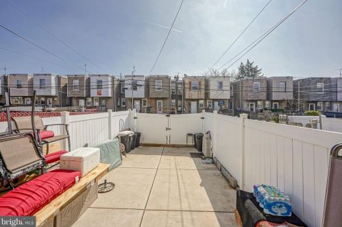 6327 Glenloch St, Philadelphia PA  19135-3203 exterior