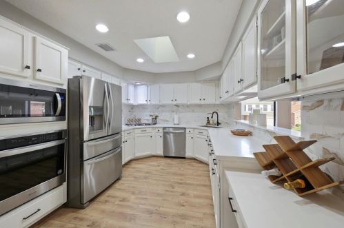 160 April Cv, Montgomery TX 77356-8818 exterior