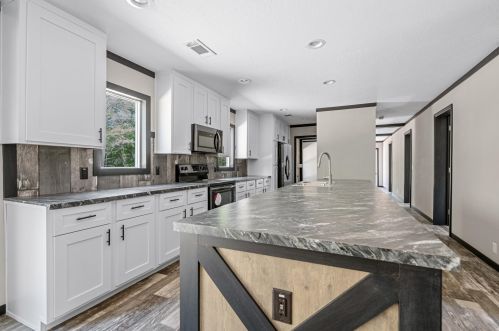 498 Arbour St, Defuniak Springs FL 32433-4897 exterior