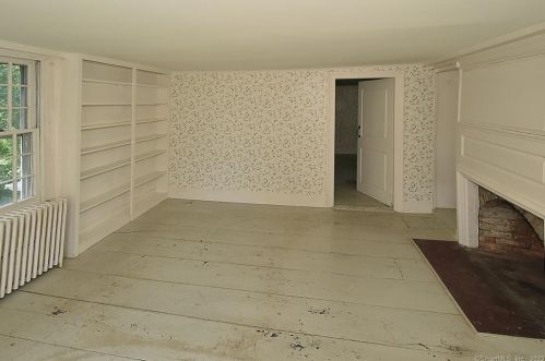 14 Meadow Rd, Windsor CT  06095-4617 exterior