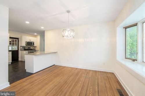 31 Graisbury Ave, Camden NJ 08106-2035 exterior