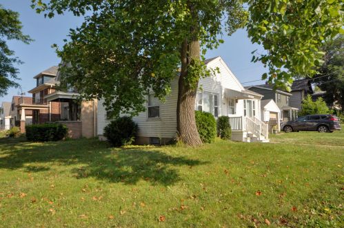 3300 Burrell St, Milwaukee, WI 53207-2755