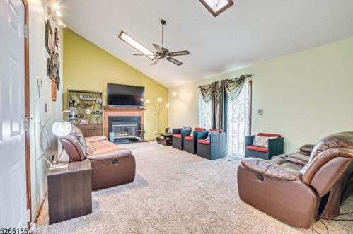 48 Morgan Ln, Bridgewater NJ 08807-3008 exterior