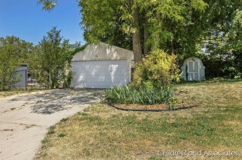 2045 Kalamazoo Ave, Grand Rapids MI 49508-5536 exterior