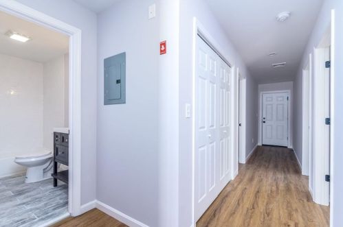 84 Glenham St, Providence RI 02907-1247 exterior