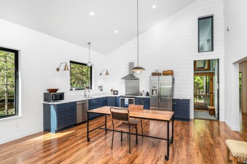 811 Mellwood Ave, Duluth MN 55804-1718 exterior