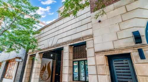 215 Green St, Chicago IL  60607-1701 exterior