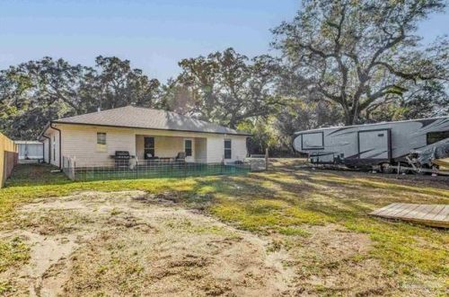 3906 Jarrett St, Milton FL  32571-2426 exterior