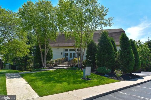 27 Providence Frg Rd, Limerick PA 19468-2905 exterior