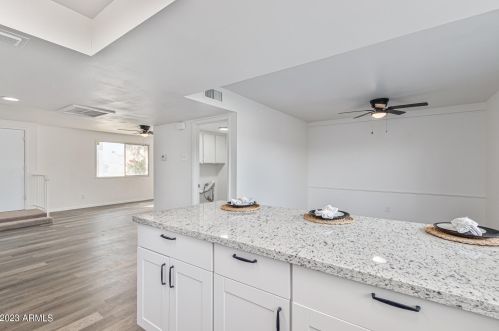 4665 21st Ave, Phoenix AZ  85015-4139 exterior