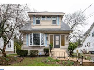 42 Pine St, Camden, NJ 08106-1138