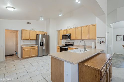 19819 34th Pl, Phoenix AZ  85050-7936 exterior