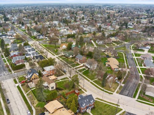 313 Cleveland Ave, Manitowoc WI 54220-2920 exterior