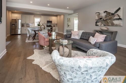 48 Brookville Rd, Edison NJ 08817-4141 exterior