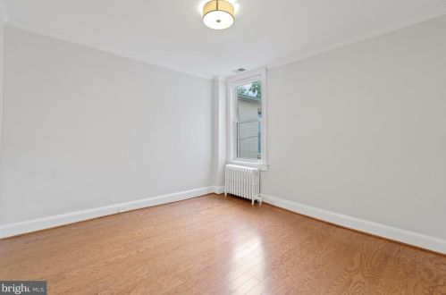 3021 Cambridge Pl, Washington DC  20007-2914 exterior