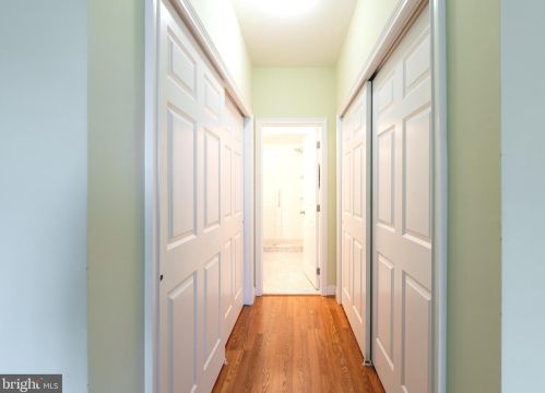 206 Admirals Way, Philadelphia PA 19146-5213 exterior