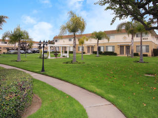 1018 Kelp Ln, Oxnard CA  93035-1601 exterior