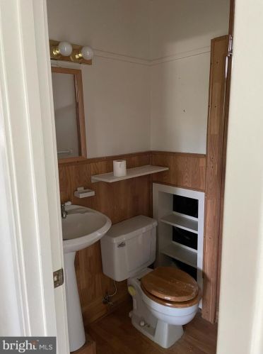 4000 Javins Dr, Alexandria VA  22310-2037 exterior